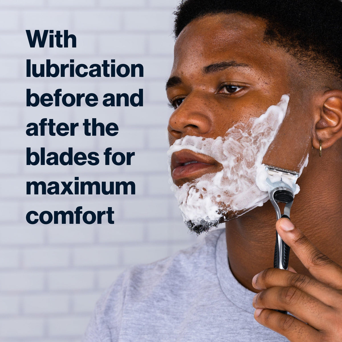 Razor with 4 Blade Refills A86786